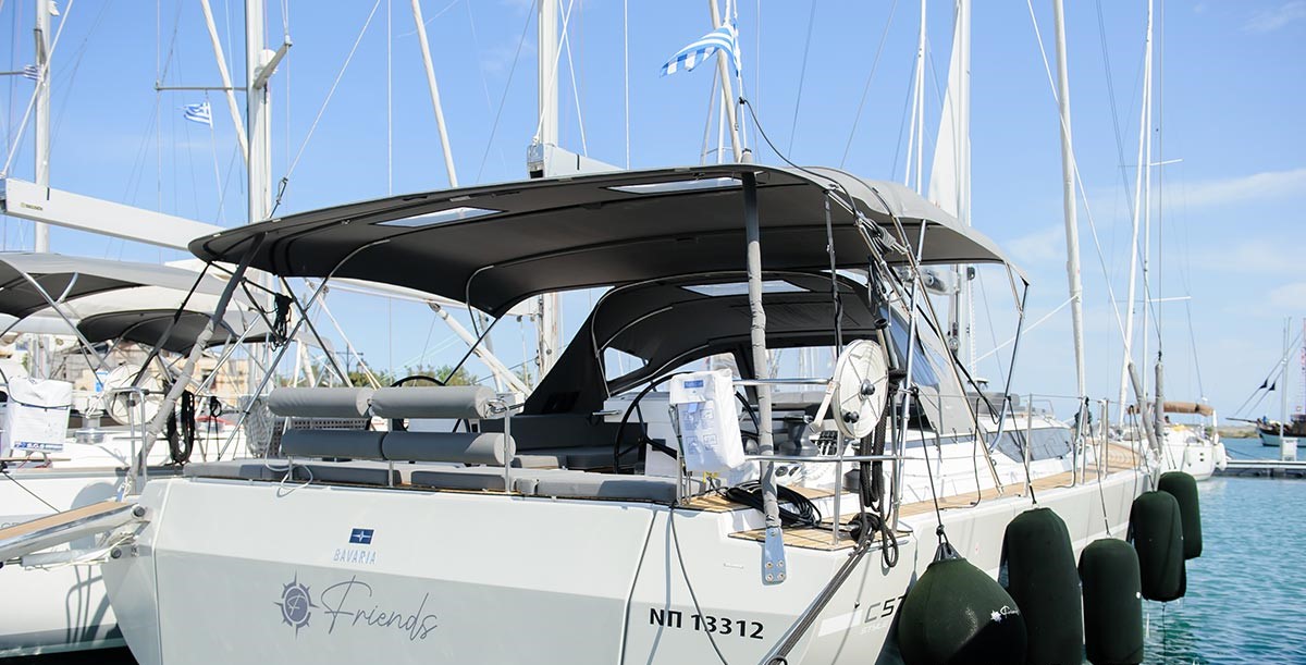 Barco de vela EN CHARTER, de la marca Bavaria modelo C57 y del año 2023, disponible en Lefkas Marina  Levkas Grecia